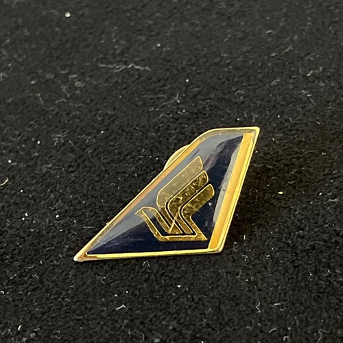Singapore airline pin - singapore,